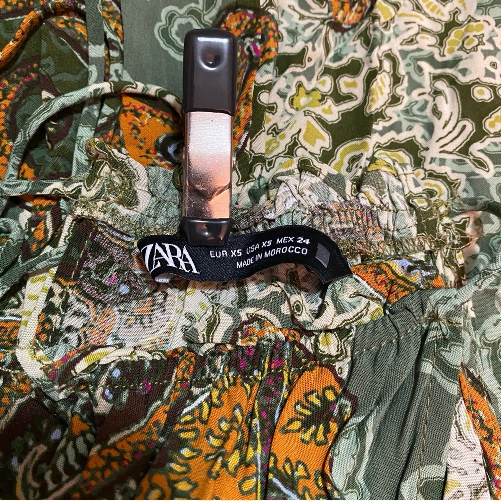 NWOT Zara Green and Gold Paisley Print Cutout Maxi Dress, Size XS - Picture 5 of 5